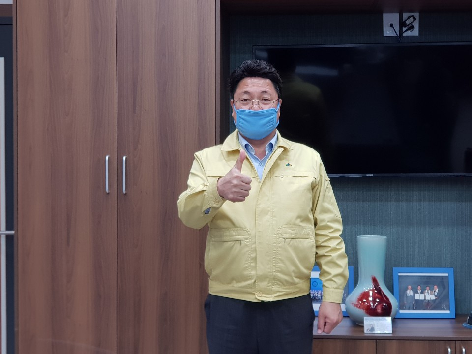 엄태준 이천시장은 천 마스크 착용 캠페인에 동참했다. [이천시 제공]