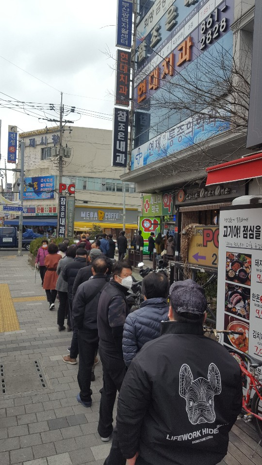부산에서 대구와 서울 등 타지역 유입 코로나19 확진자들이 늘어나고 있다.