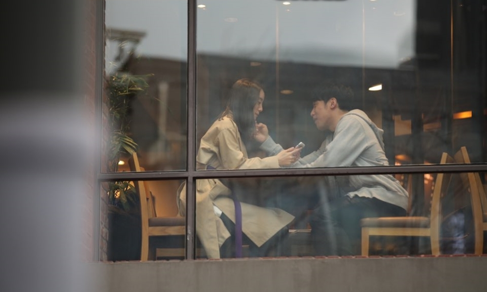 온라인 커뮤니티에 공개된 원더걸스 혜림과 남자친구인 태권도 선서 신민철