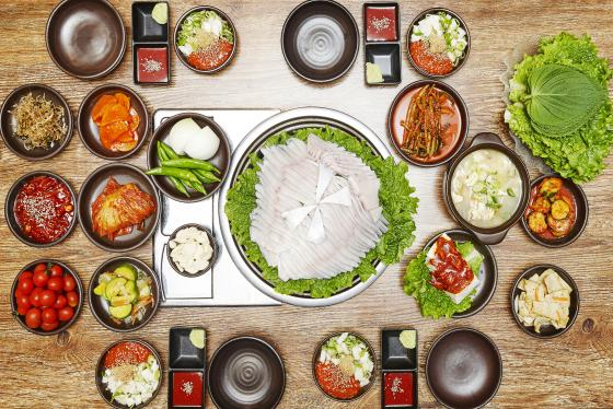 전라도 병어회 한상차림. [목포시 제공]