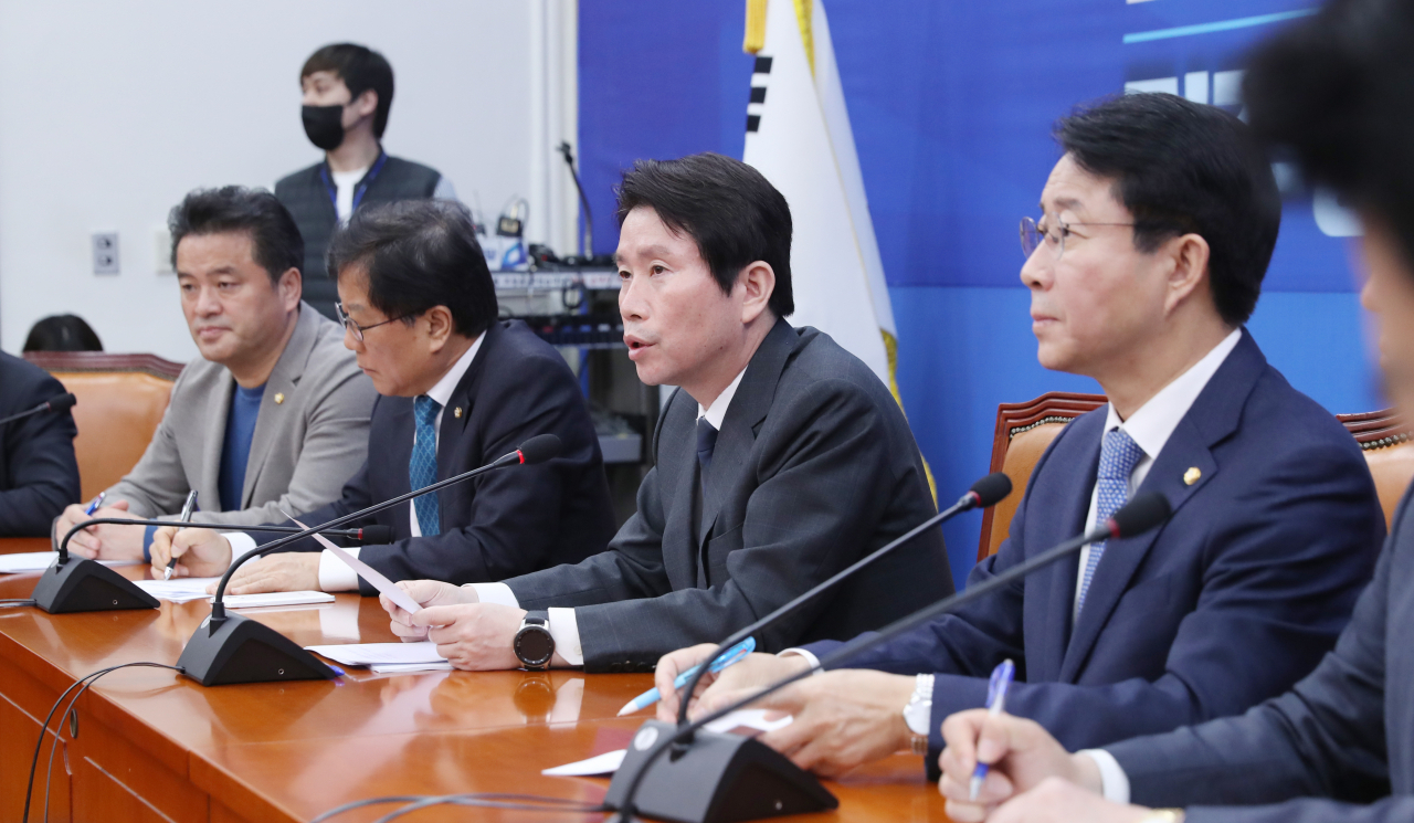 이인영 더불어민주당 원내대표가 19일 오전 서울 여의도 국회에서 열린 정책조정회의에서 발언하고 있다. [연합]