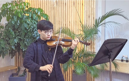 이동현 단원의 대국민 위로 연주