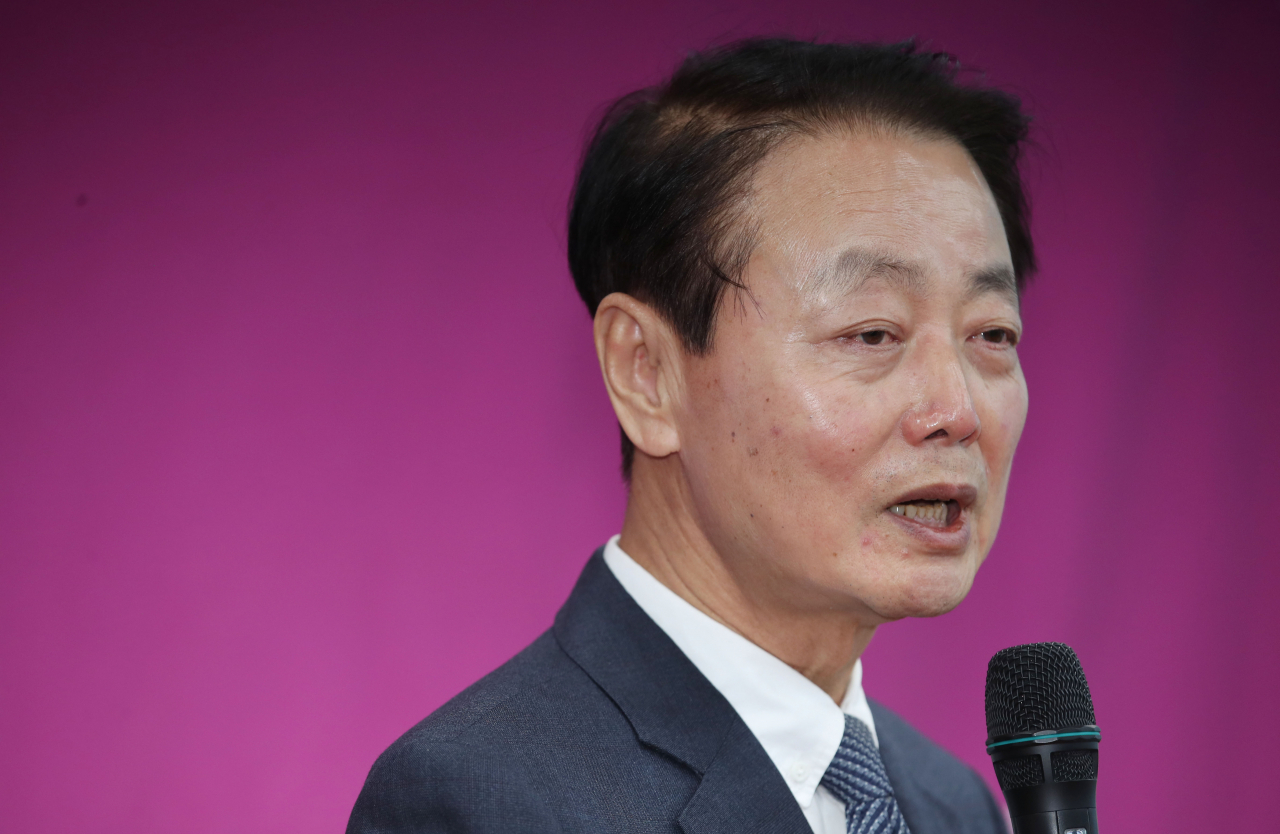 한선교 전 미래한국당 대표가 지난 19일 오후 서울 영등포구 여의도 미래한국당 당사에서 당대표직 사퇴 기자회견을 하고 있다. [연합]