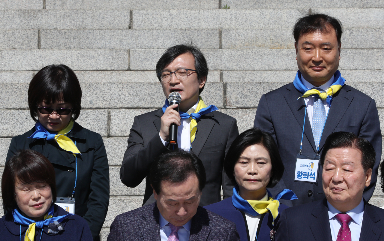 김의겸 전 청와대 대변인이 22일 오전 서울 여의도 국회 본청앞 계단에서 열린 열린민주당 비례대표 후보자 출마자 기자회견에서 발언하고 있다. [연합]