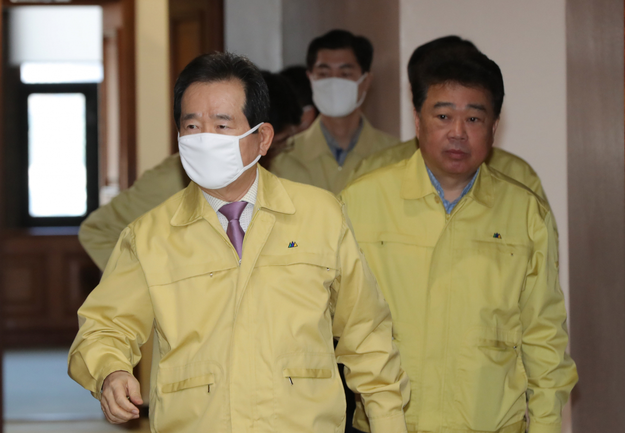 정세균 국무총리가 22일 오후 정부서울청사에서 열린 신종 코로나바이러스 감염증(코로나19) 대응 중앙재난안전대책본부 회의에 참석하고 있다. [연합]