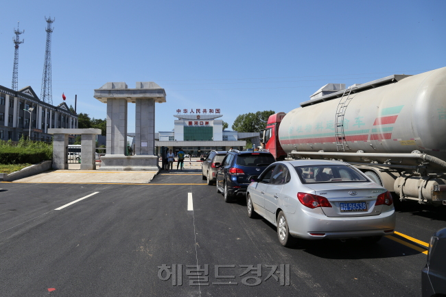 코로나19로 인해 중국의 1~2월 대북 수출입이 전년에 비해 크게 감소하는 등 북한도 코로나19에 따른 경제적 타격을 입고 있는 것으로 나타났다. 자료사진. [헤럴드DB]