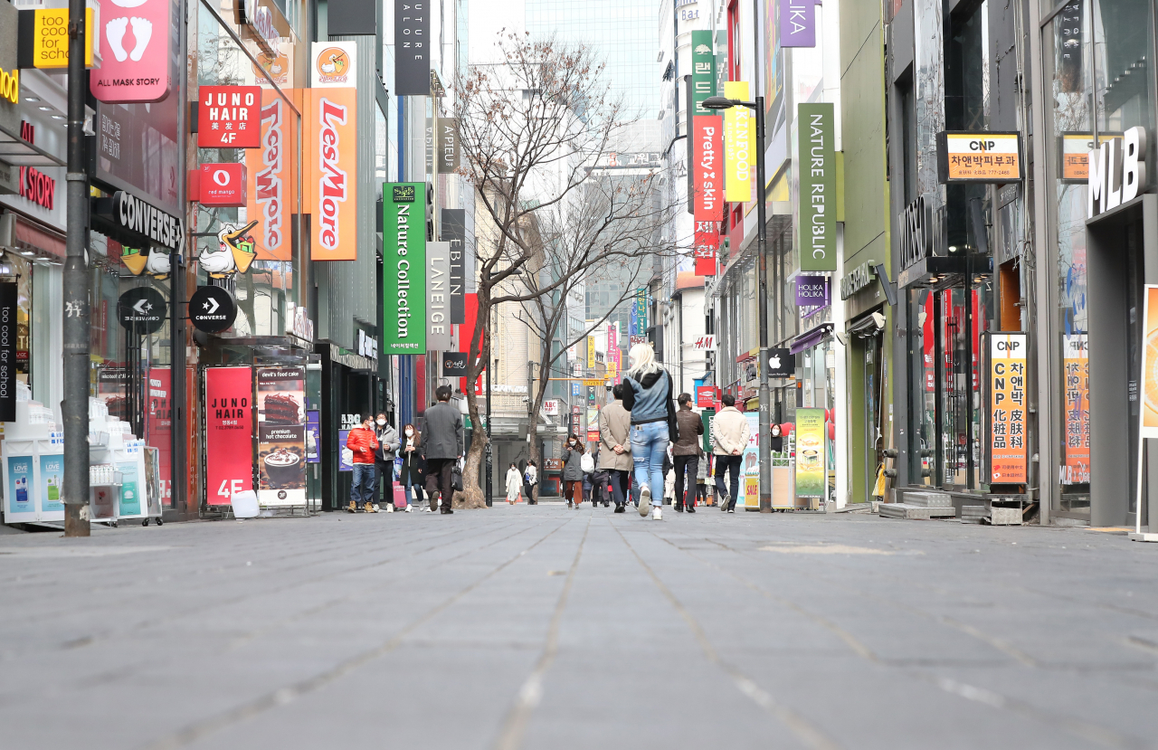 지난 9일 코로나19로 관광객이 줄어든 서울 중구 명동거리. [연합]