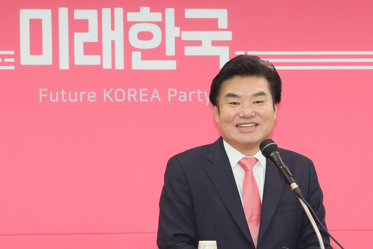 원유철 미래한국당 대표가 24일 서울 영등포구 당사에서 열린 제21대 총선 비례대표 후보자 워크숍에서 인사말하고 있다. [연합]