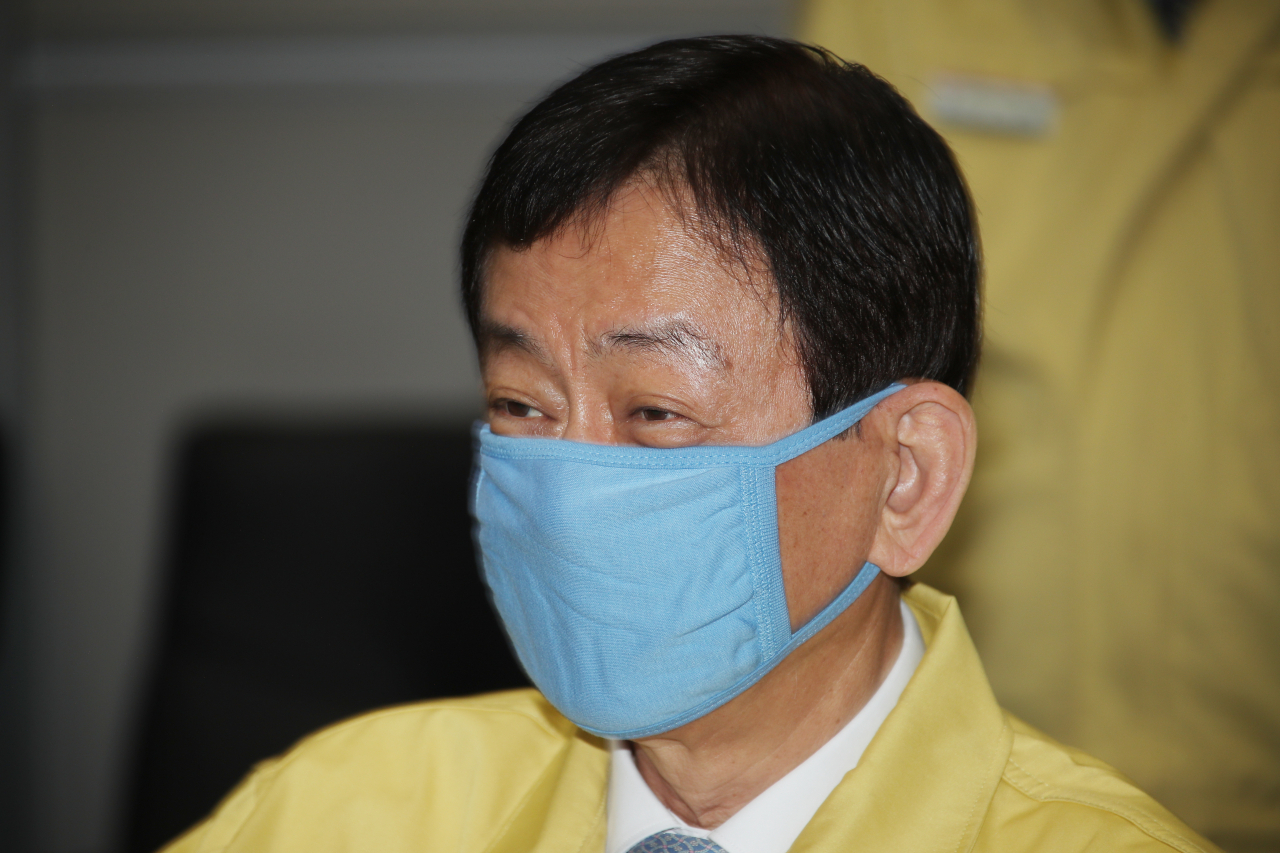 진영 행정안전부 장관은 정부공직자윤리위원회가 26일 공개한 2020년 정기 재산변동사항에서 총 80억6051만원의 재산을 신고한 것으로 나타났다. [연합]