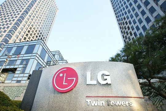 LG전자가 26일 정기 주주총회를 열고 권봉석 CEO 사내이사 선임안 등 5개 안건을 원안대로 통과시켰다. [LG전자 제공]