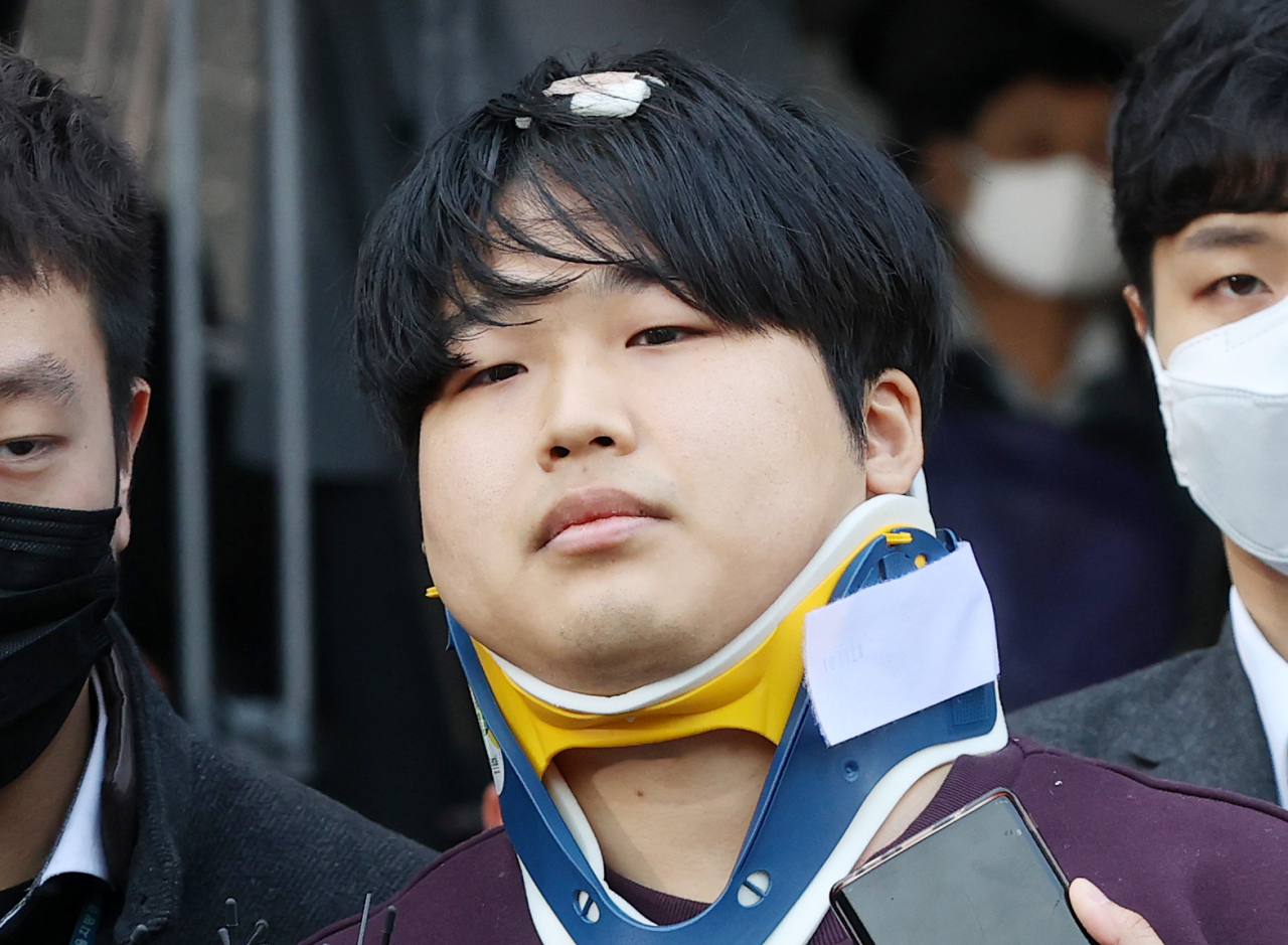Operator of the Telegram sex abuse ring Cho Ju-bin, 24, speaks before reporters on Wednesday. (Yonhap)
