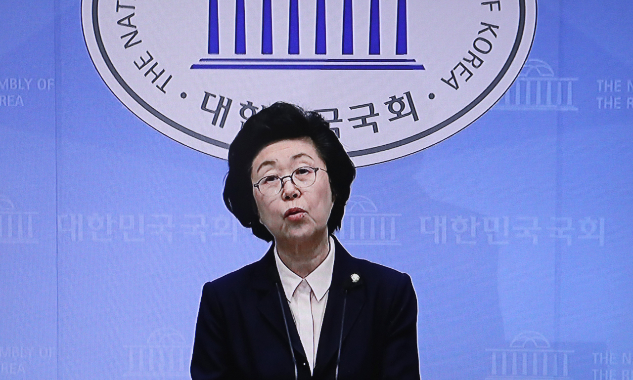 미래통합당 강남병 공천에서 탈락한 이은재 의원이 23일 오후 국회 소통관에서 탈당 기자회견을 하고 있다. 이 의원은 전광훈 목사의 기독자유통일당에 입당하겠다고 밝혔다. [연합]