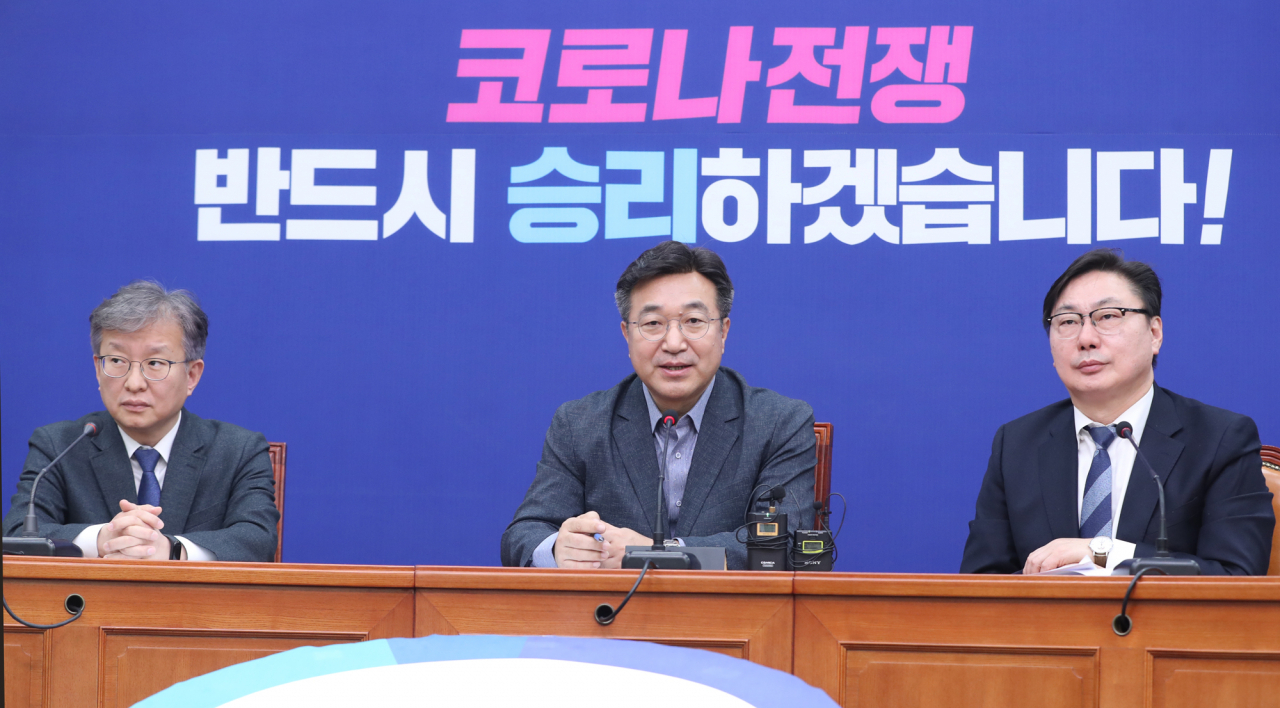 윤호중 더불어민주당 선대본부장이 29일 오전 서울 여의도 국회에서 열린 민주당 홍보·유세 콘셉트 발표 기자간담회에서 질문에 답하고 있다. [연합]