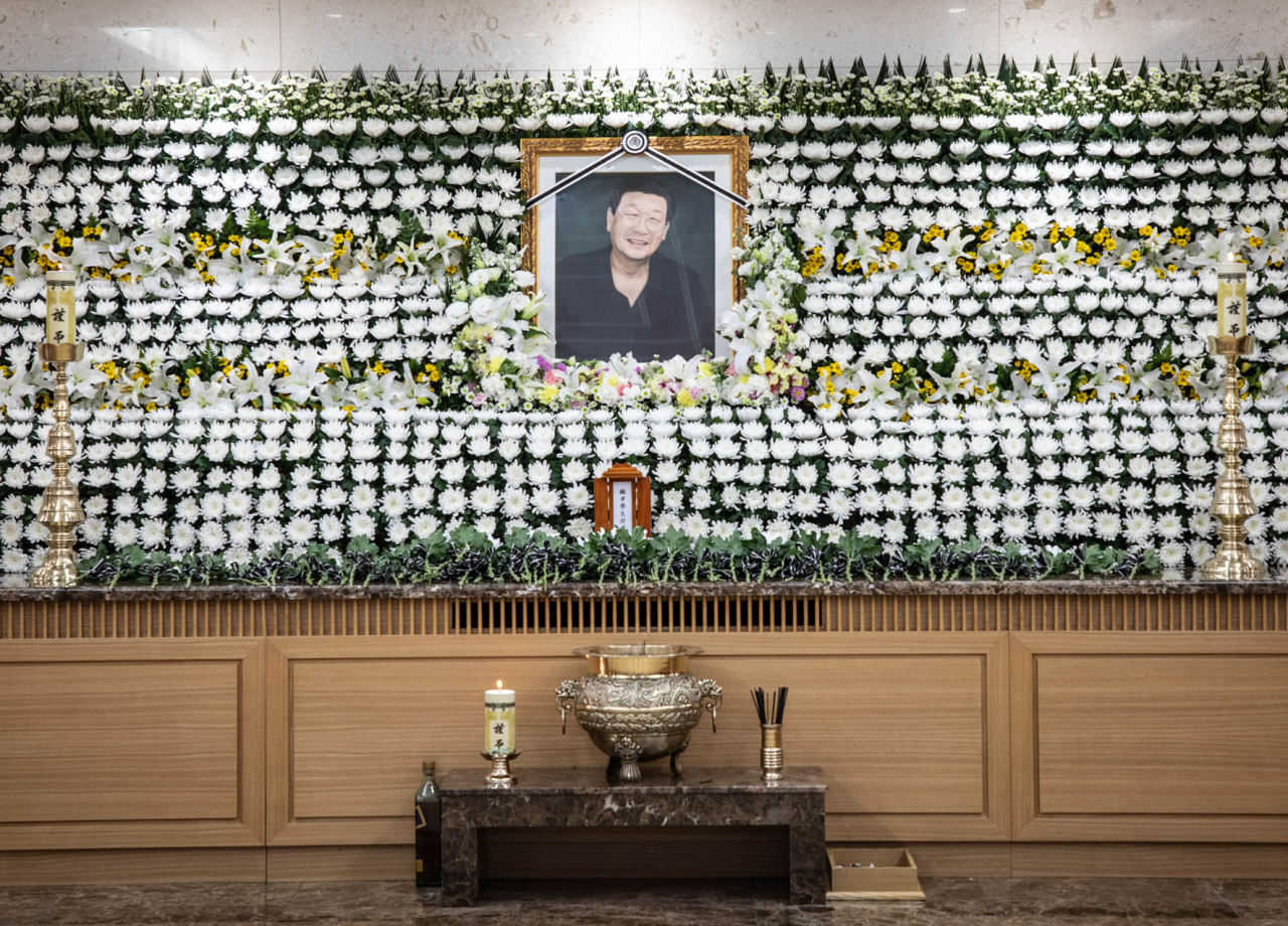 구자원 LIG 명예회장이 지난 28일 오전 숙환으로 별세했다. 향년 86세. 구 명예회장은 고 구인회 LG 창업주의 첫째 동생인 고 구철회 전 LIG그룹 회장의 장남이다. 사진은 서울아산병원 장례식장에 마련된 구 명예회장의 빈소. [연합]