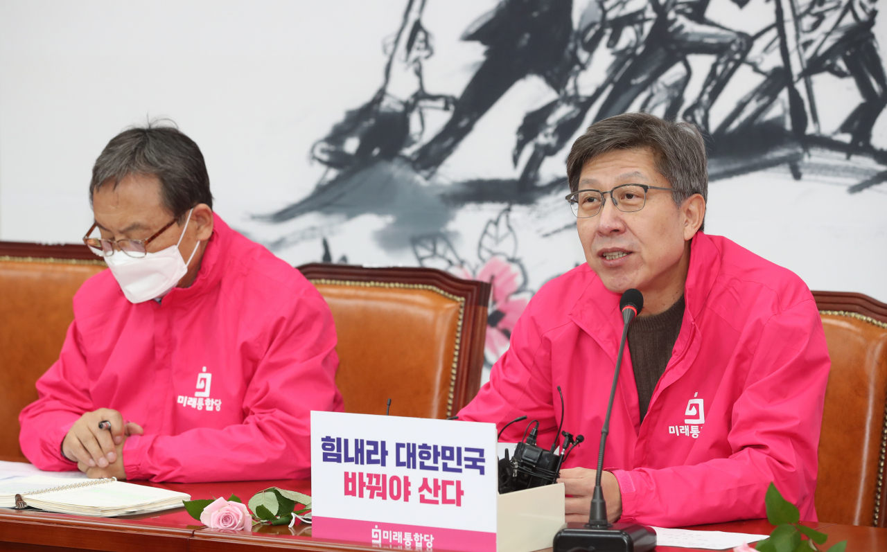 박형준 미래통합당 공동선거대책위원장이 31일 국회에서 열린 선거전략대책회의에서 발언하고 있다. [연합]