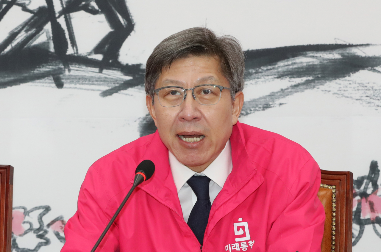 박형준 미래통합당 공동선대위원장이 1일 오전 서울 여의도 국회에서 열린 선거전략대책회의에서 발언하고 있다. [연합]