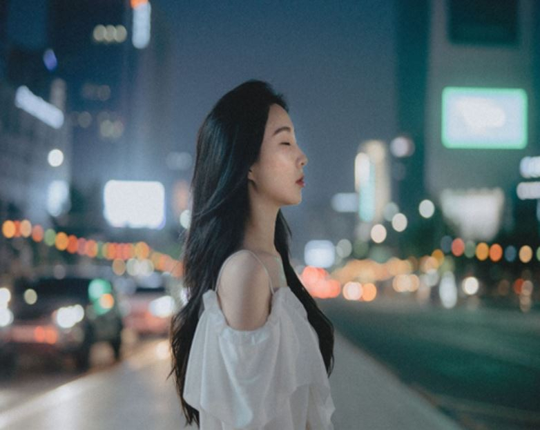 가수 이예지.