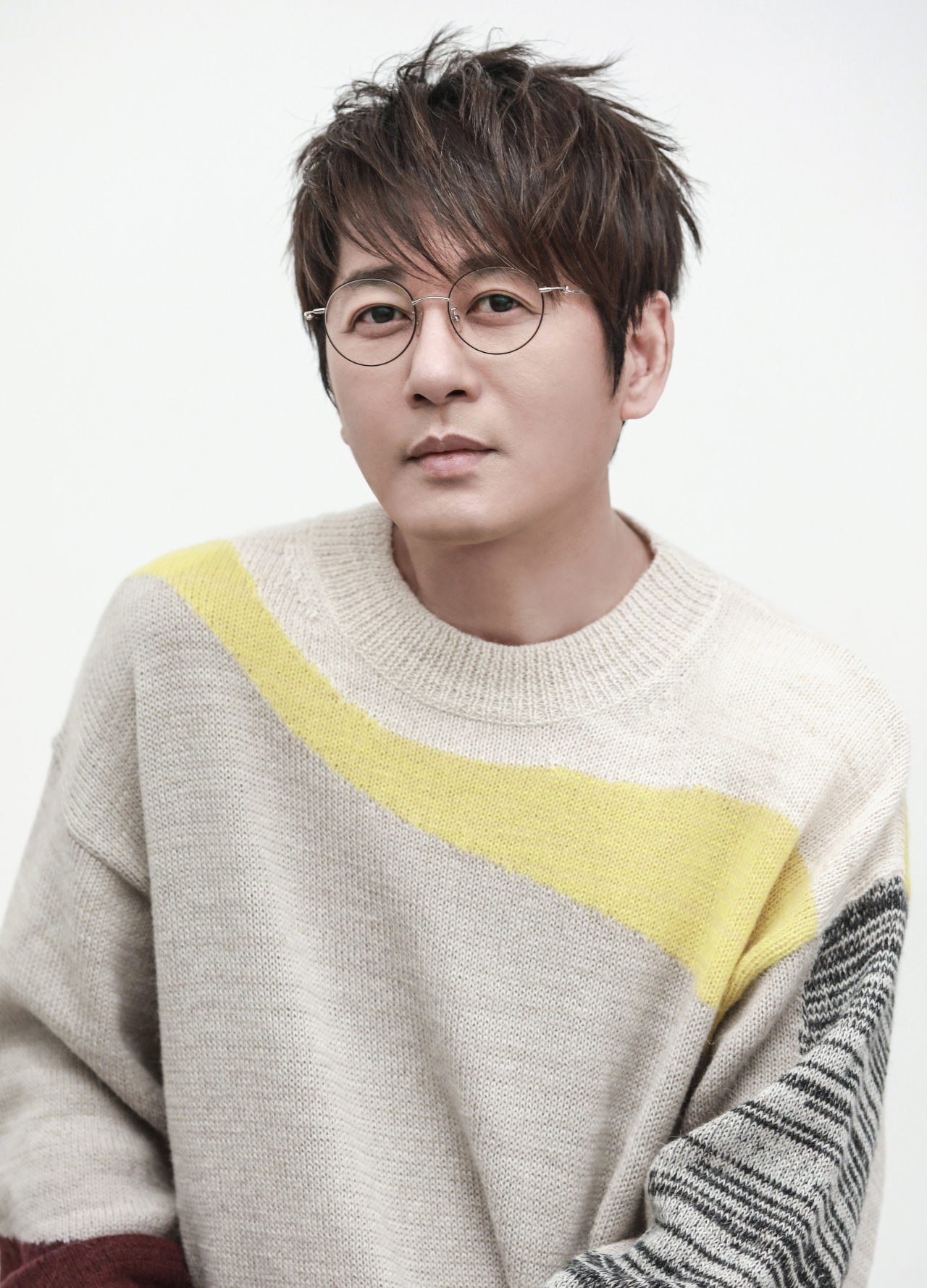 데뷔 30주년을 맞은 신승훈은 “추억의 가수가 아닌 현재를 함께 사는 가수가 되고 싶다”는 바람을 밝혔다. [도로시컴퍼니 제공]