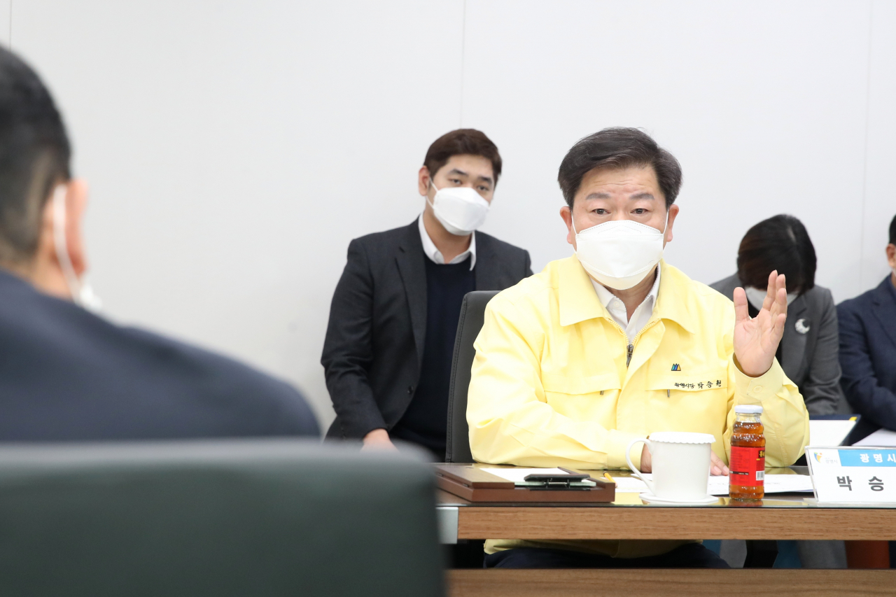 박승원 광명시장은 문화예술 관계자들과 간담회를 개최했다. [광명시 제공]