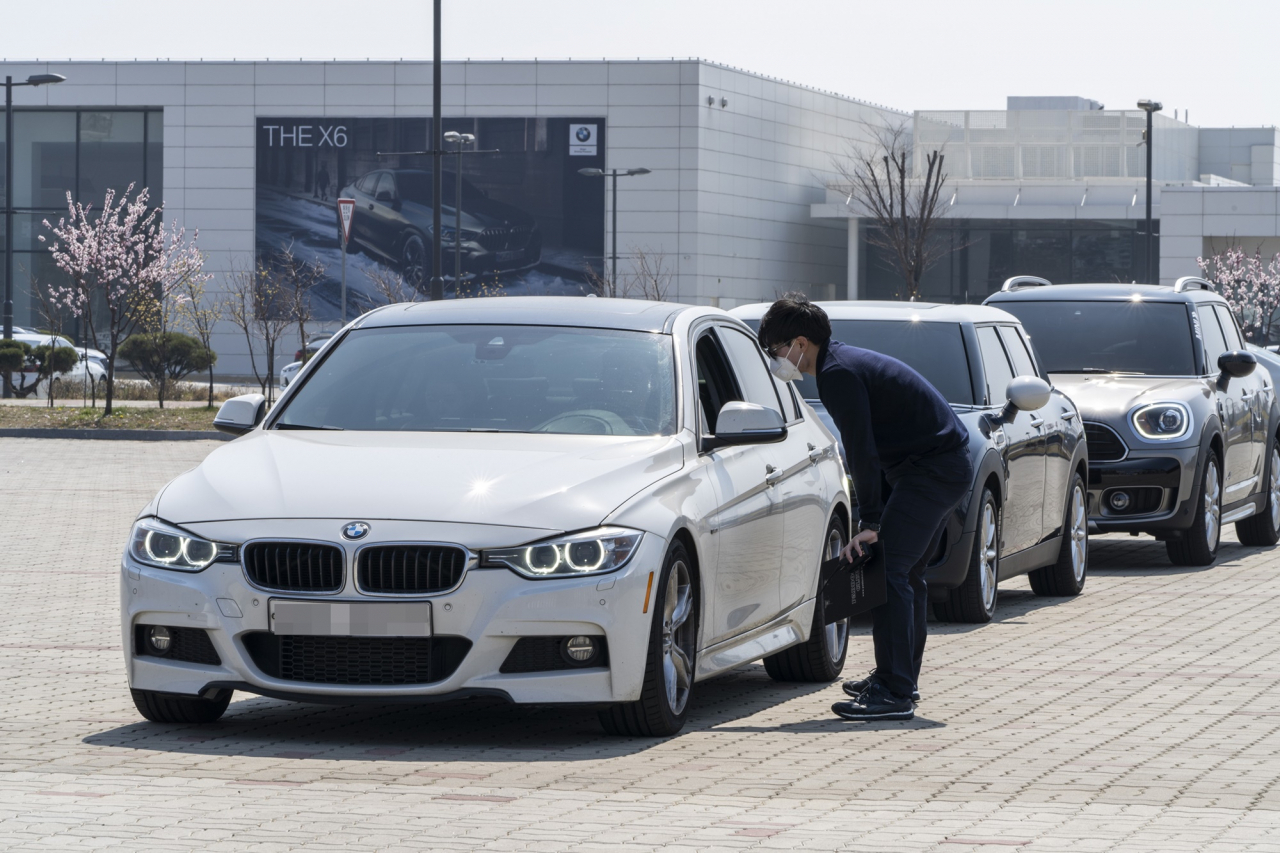 BMW 드라이빙 센터는 현대 비대면 드라이빙 프로그램인 세이프티 스루로 운용되고 있다. 자차를 활용해 직접 트랙을 주행하는 프로그램이다. [BMW 그룹 코리아 제공]