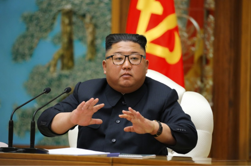 북한 노동당 기관지 노동신문은 12일 김정은 국무위원장 사회로 전날 당 정치국 회의가 열렸다며코로나19 사태 대응 방안 등을 토의하고 결정했다고 보도했다. [헤럴드DB]
