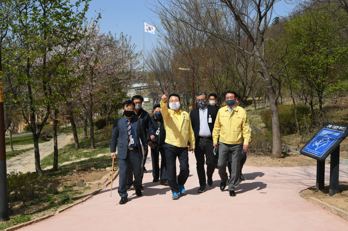 구리시가 총 사업비 12억원을 들여 갈매구릉산자락길을 조성완료했다. [구리시]
