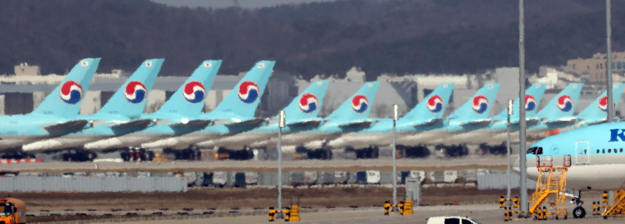 대한항공의 주주총회가 열린 27일 인천국제공항에 대한항공 항공기가 서 있다. 연합뉴스