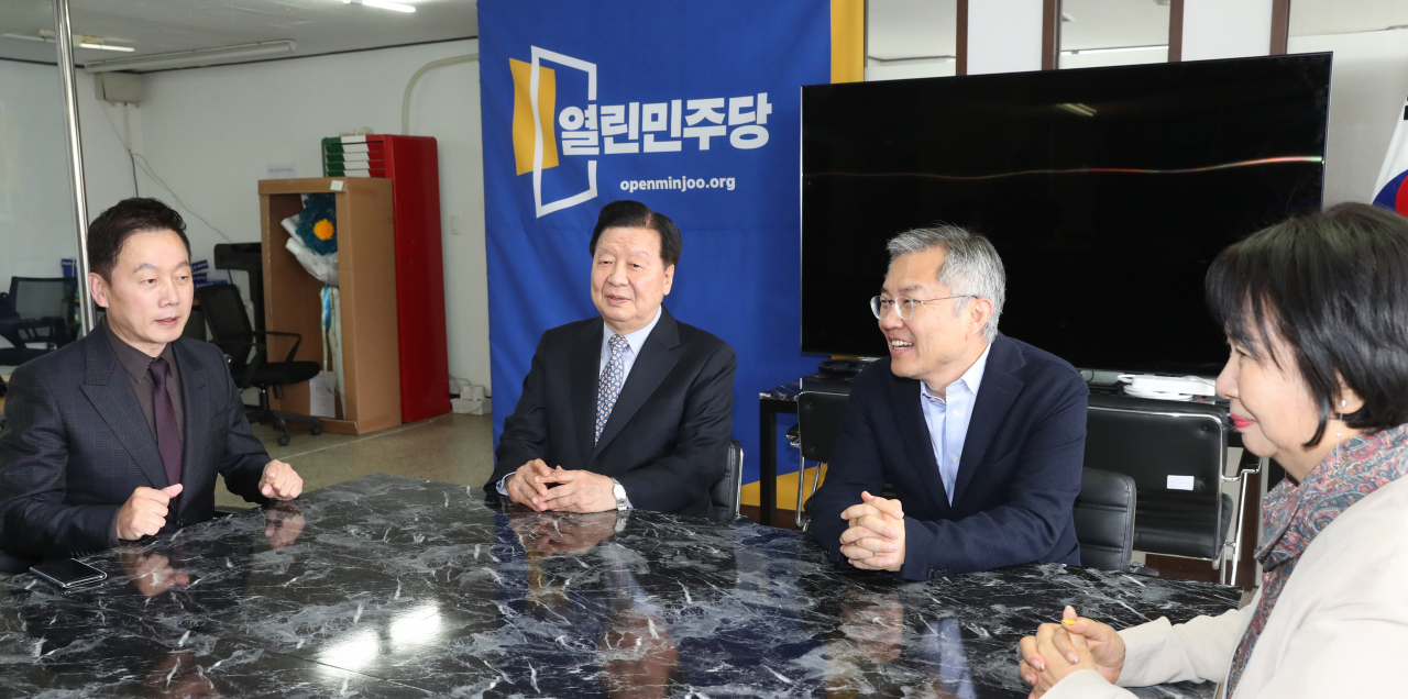 열린민주당 최고위원회의가 20일 오전 서울 여의도 당사에서 최강욱 당선자가 참석한 가운데 열리고 있다. 열린민주당은 이날 열리는 현 지도부 마지막 최고위에서 최강욱 당선자를 비대위원장에 임명했다. [연합]