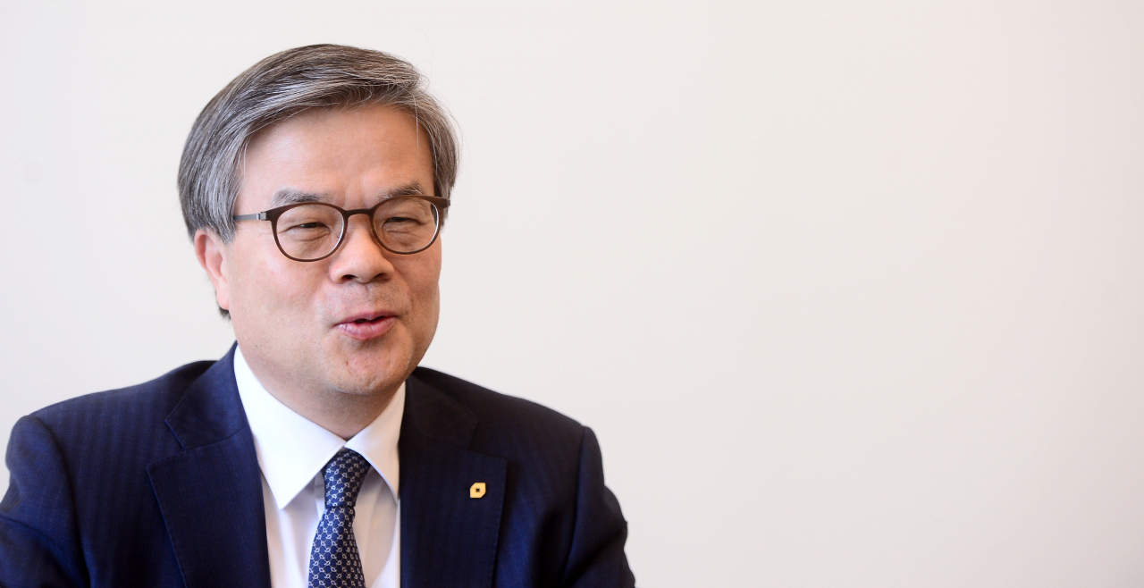 16일 서울 중구 대신증권 본사에서 오익근 대신증권 대표이사가 헤럴드경제와 만나 올해 경영전략을 설명하고 있다. [사진=이상섭 기자/babtong@heraldcorp.com]