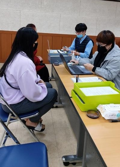 여주시는 한시생활지원금 접수개시가 첫날부터 폭주했다. [여주시 제공]