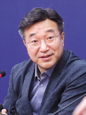 윤호중 선대본부장