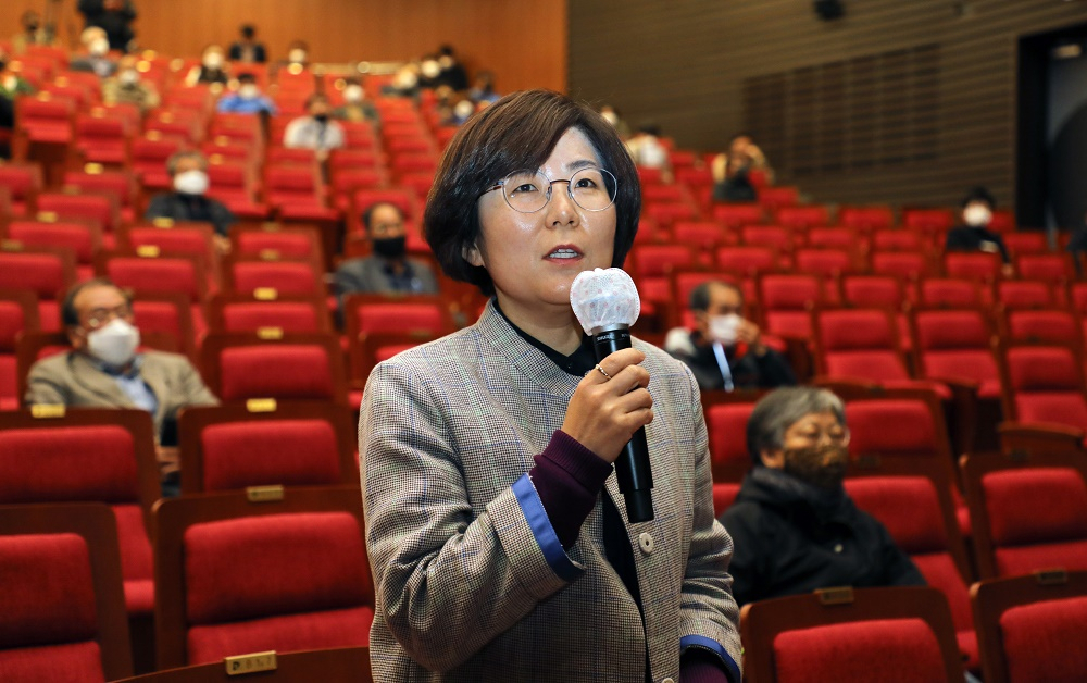 김보라 안성시장이 용인반도체 공청회에서 발언하고 있다. [안성시 제공]