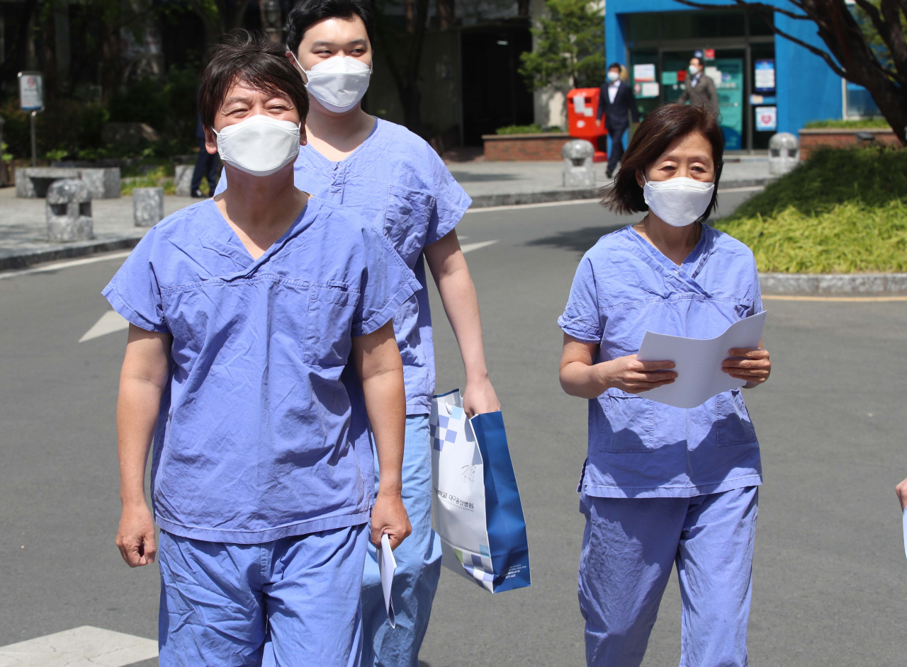 대구동산병원에서 신종 코로나바이러스 감염증 의료 봉사를 했던 안철수 의원. [연합]