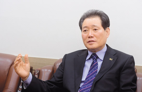 전갑길 신임 국기원 이사장이 개혁과 변화를 통해 과거의 영광을 재현하겠다고 포부를 밝히고 있다. 이상섭 기자