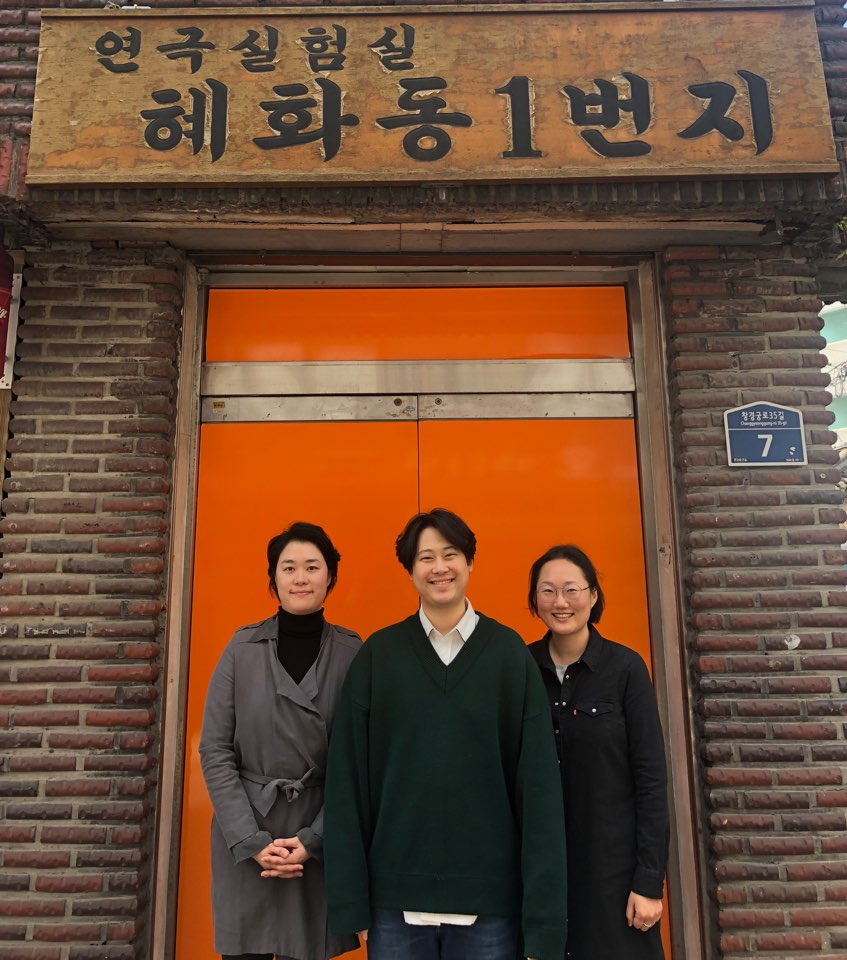 ‘2020 세월호 : 극장들’에 참여하는 ‘아지트, 틴스’의 송정안, ‘바운더리’의 황유택, ‘용민지애정술본풀이’의 권정희 연출은 “세월호는 해결 안 된 사건”이기에 연극제를 통한 기억의 방식이 중요하다고 강조했다.