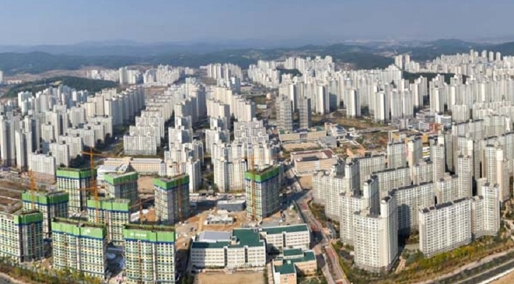 코로나19 영향으로 주택 거래가 줄면서, 호가 등락이 반복되는 등 주택시장 혼란이 커지고 있다. 전문가들은 특히 유동성 확대로 나타난 수도권 급상승지역의 투자에 주의를 요구했다. [헤럴드경제DB]