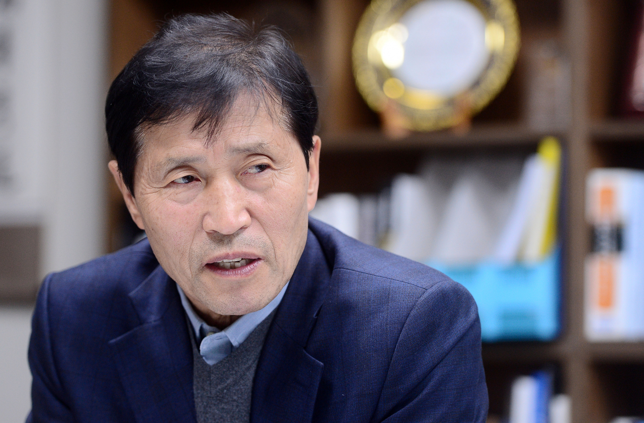 이학영 더불어민주당 의원은 28일 국회 의원회관에서 가진 헤럴드경제와의 인터뷰에서 “금융그룹통합감독법안은 규제 사각지대에 대한 충실한 감독을 도모하기 위한 제도”라고 강조했다. [사진=이상섭 기자 babtong@heraldcorp.com]