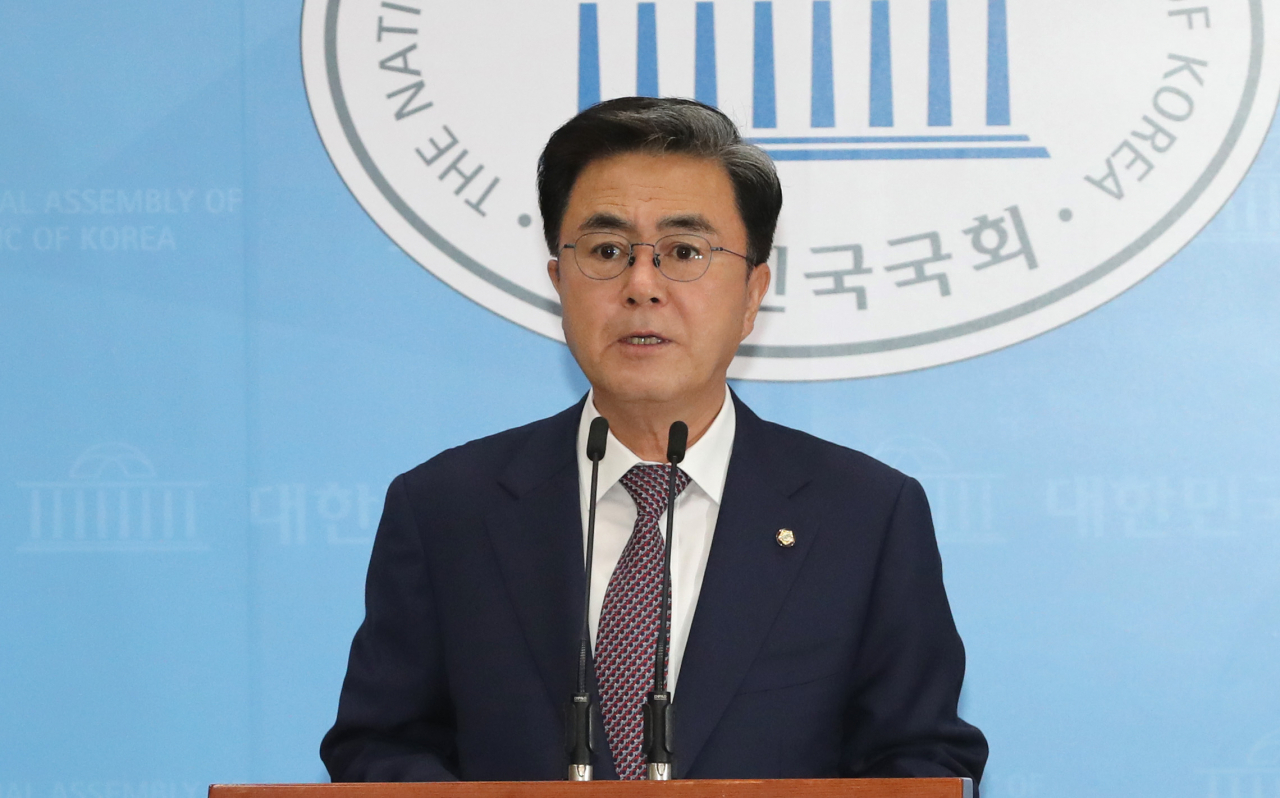 김태흠 미래통합당 의원이 지난 3일 오전 서울 여의도 국회 소통관에서 기자회견을 열고 원내대표 경선 출마를 선언하고 있다. [연합]
