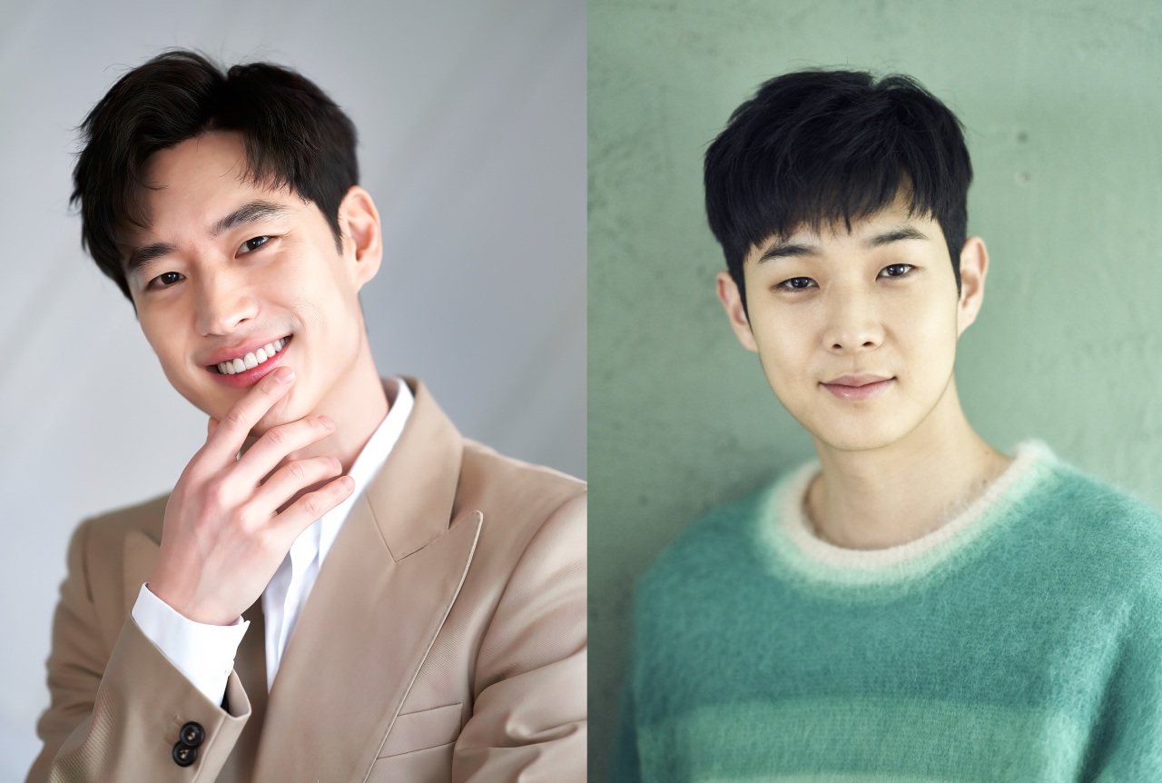 Actors Lee Je-hoon (left) and Choi Woo-shik (Netflix)