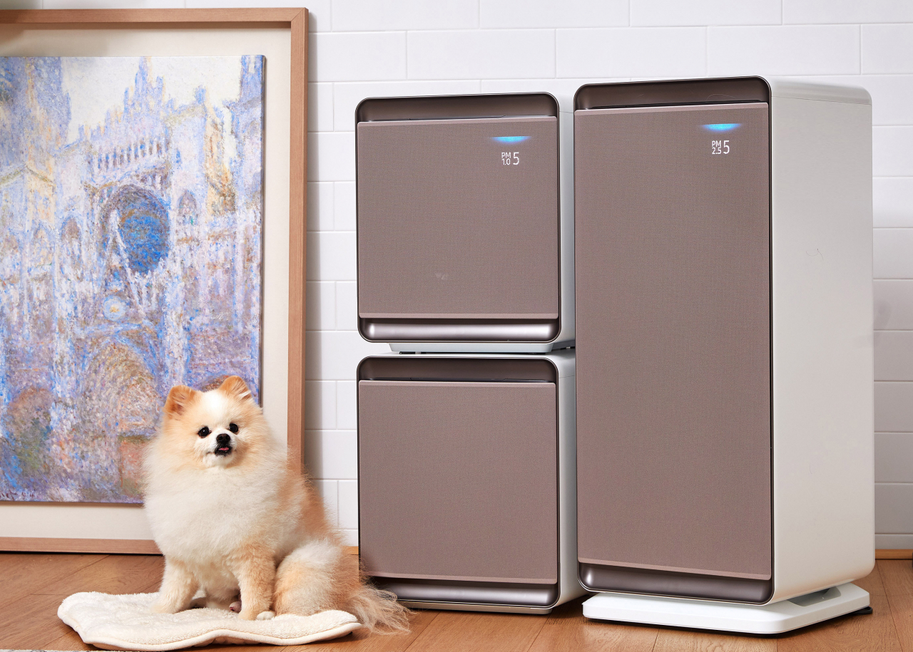 삼성전자가 반려동물을 키우는 가정에 최적화된 공기청정기 '무풍큐브 펫케어(Pet Care)' 신제품을 4일 출시했다. [삼성전자 제공]