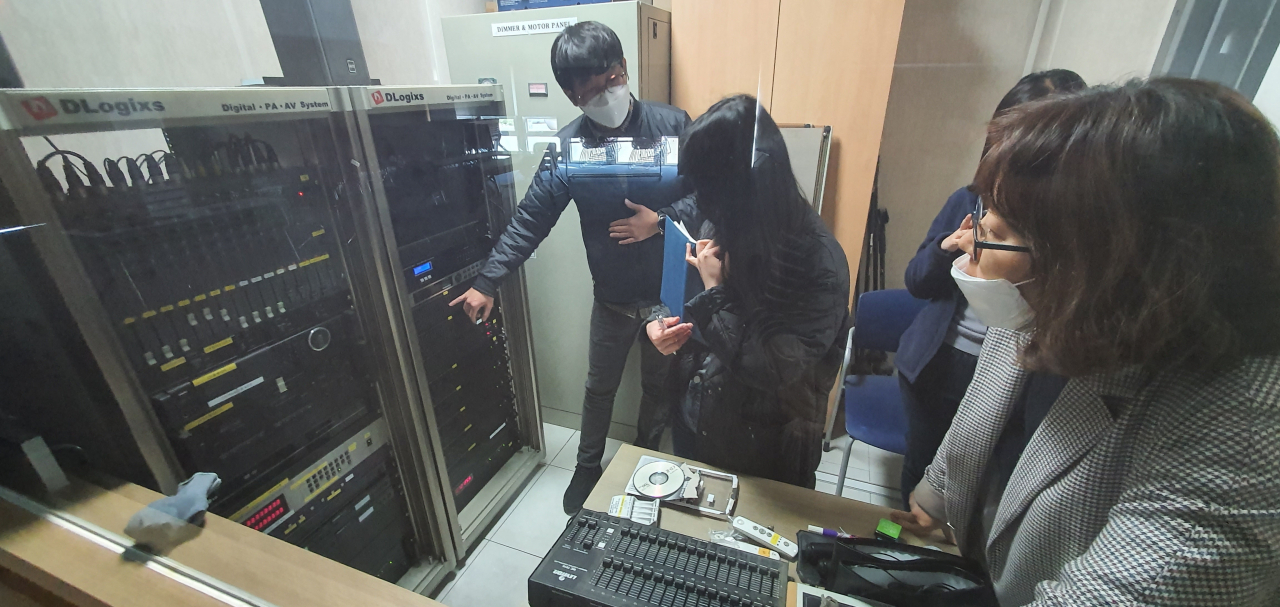 지난달 24일 재방문한 기흥도서관 음향시스템 운영가이드 교육[용인문화재단 제공]