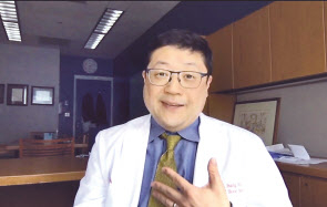 제프리 장 뉴욕 마운트 시나이 병원 임상실험센터장이 코로나19 혈장치료에 관해 이야기를 하고 있다. [본인제공]