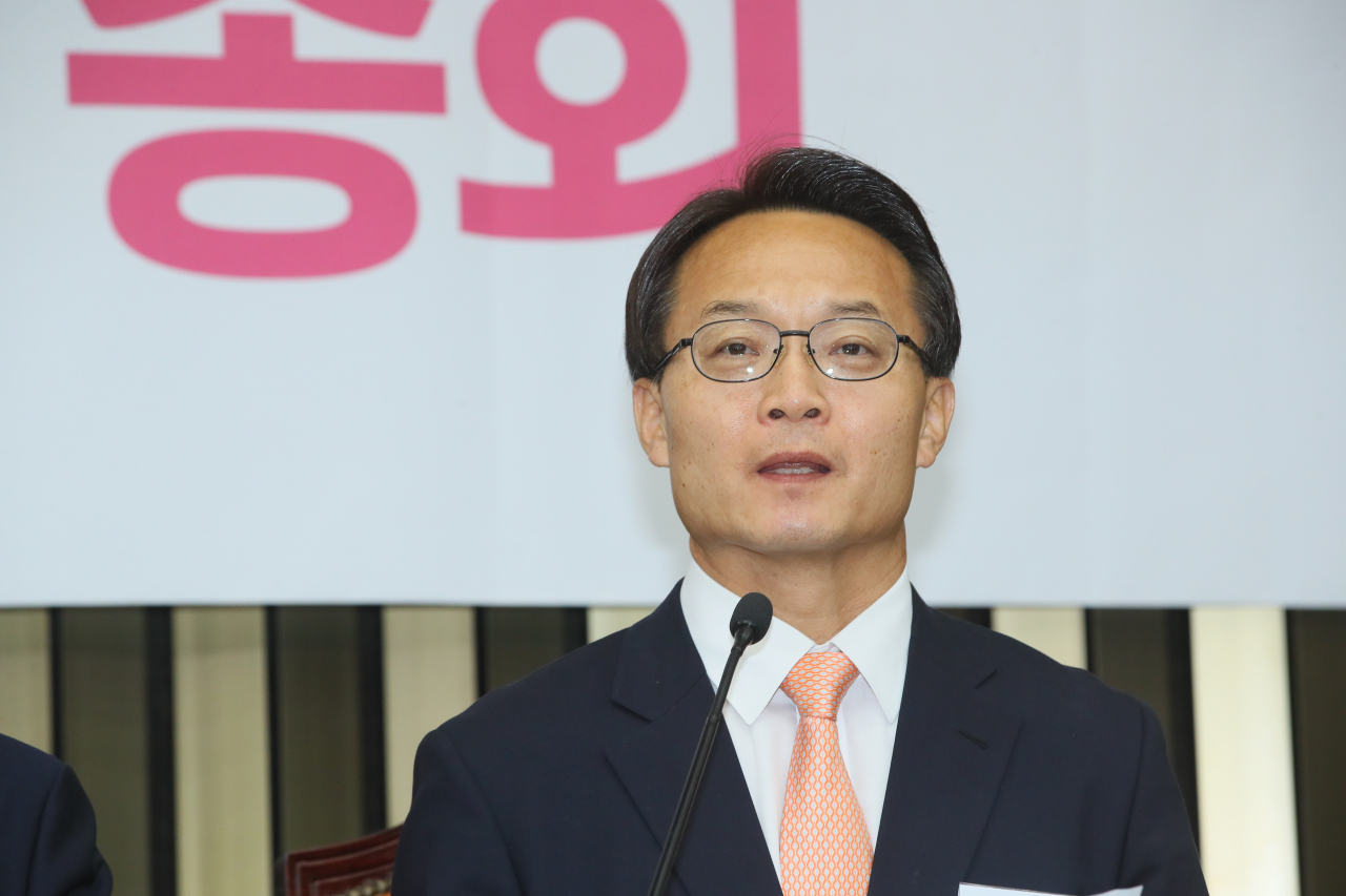 조해진 미래통합당 경남 밀양의령함안창녕 당선자가 지난 8일 국회에서 열린 2020년 원내대표 및 정책위의장 선출을 위한 합동토론회에서 인사말하고 있다. [연합]