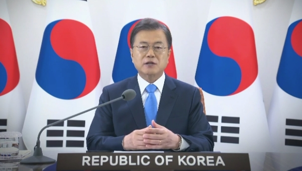 문재인 대통령은 18일 오후 영상회으로 열린 세계보건총회(WHA)에서 기조연설을 하고 있다. [WHO 홈페이지 캡처]