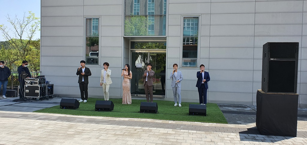생활치료센터 작은음악회. [경기도 제공]