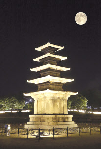 야경관광 명소-부여 정림사지.