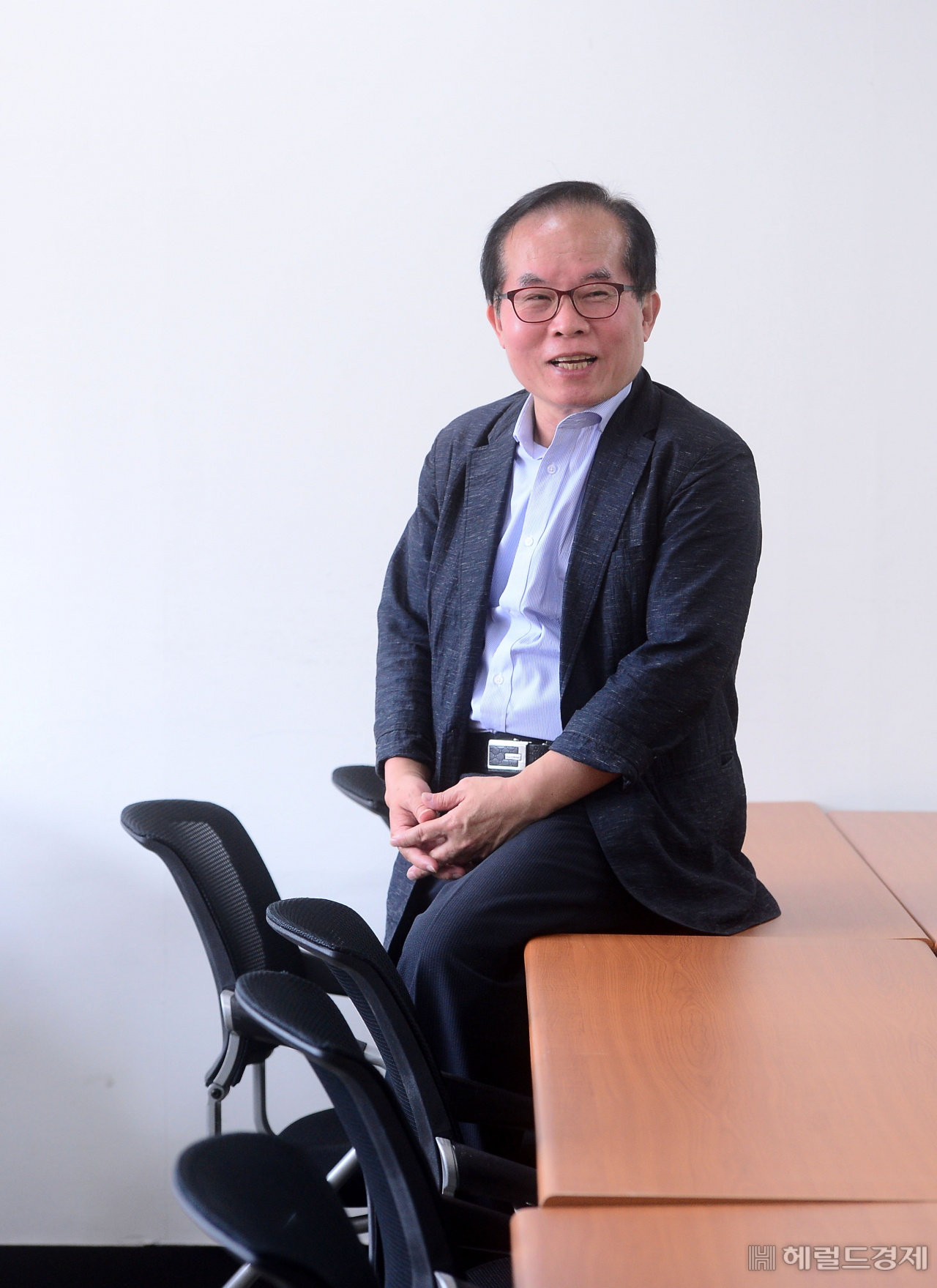 “청년 취업난이 보통 심각한 게 아닙니다. 국가 미래를 흔들 수도 있겠다 싶었죠. 중소기업을 강소기업으로 만들어 일자리를 만들어내야 합니다. ” 나종호 한국강소기업협회 상임부회장은 협회 설립 취지에 대해 이같이 밝혔다. [이상섭 기자]