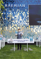 이영호 삼성물산 건설부문 대표이사 사장이 20일 반포3주구 래미안 홍보관을 방문해 수주에 대한 강한 의지를 밝혔다. [삼성물산 제공]