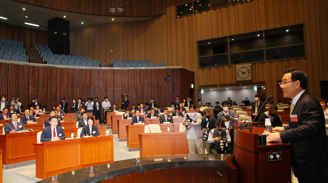 주호영 미래통합당 원내대표가 21일 국회 예결위회의장에서 열린 제21대 국회 당선자 워크숍에서 발언하고 있다. [연합]