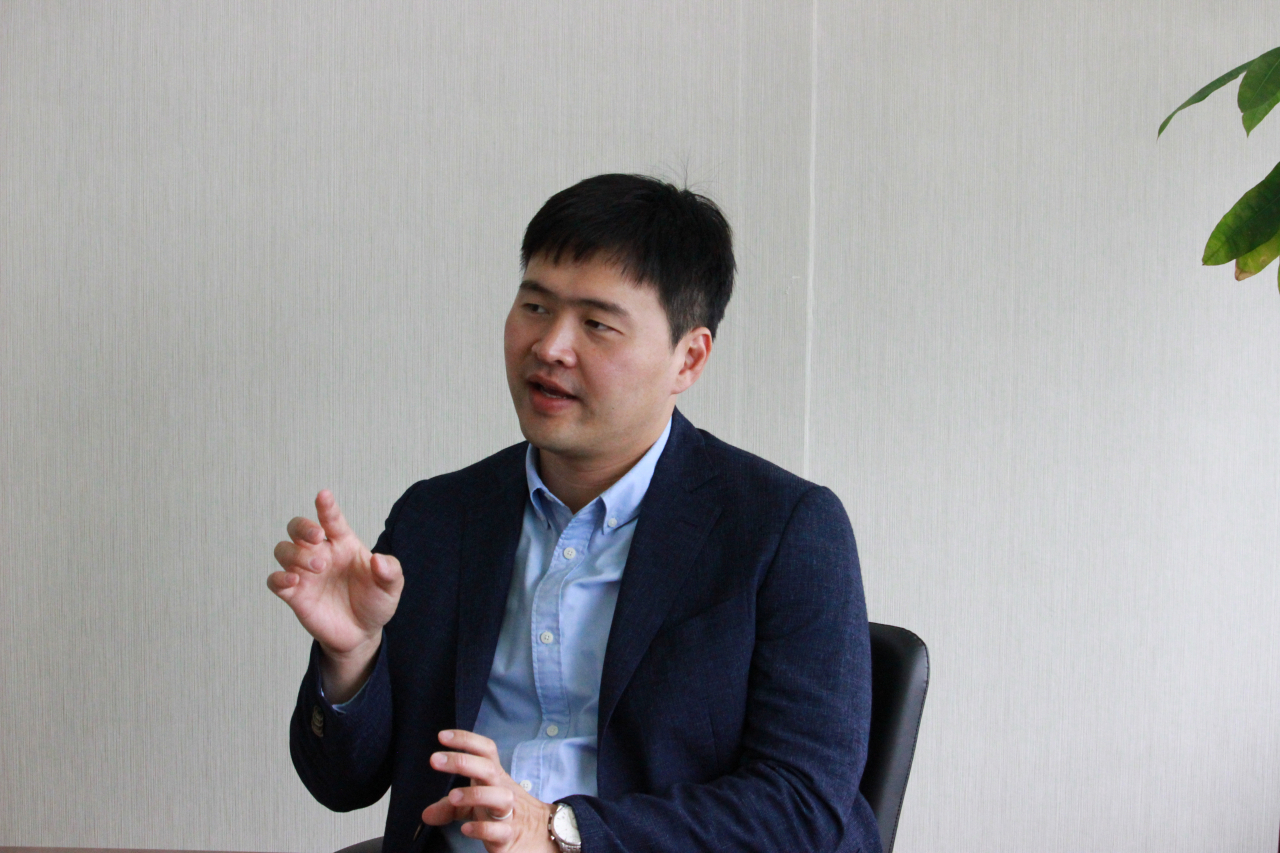오는 28일 ‘헤럴드 부동산포럼 2020’에서 두번째 발표자로 나서는 이태희 한국건설산업연구원 부연구위원(도시 및 지역계획학 박사)은 “시장이 원하는 입지에 원하는 품질의 주택을 빠르게 공급하기 위해서는 정비사업에 지나치게 부과돼 있는 불합리한 규제완화가 절실하다”고 강조했다. [사진=건산연 제공]